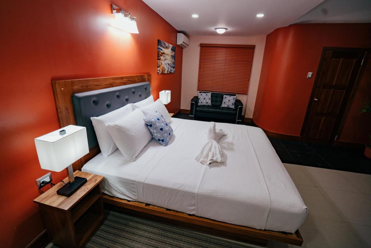 Runway Hotel Piarco ภายนอก รูปภาพ