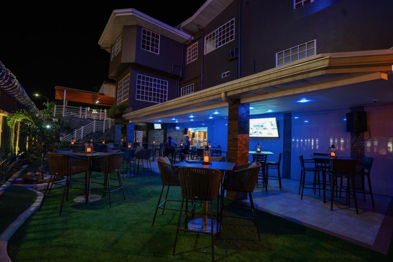 Runway Hotel Piarco ภายนอก รูปภาพ