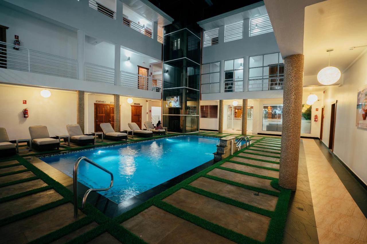 Runway Hotel Piarco ภายนอก รูปภาพ
