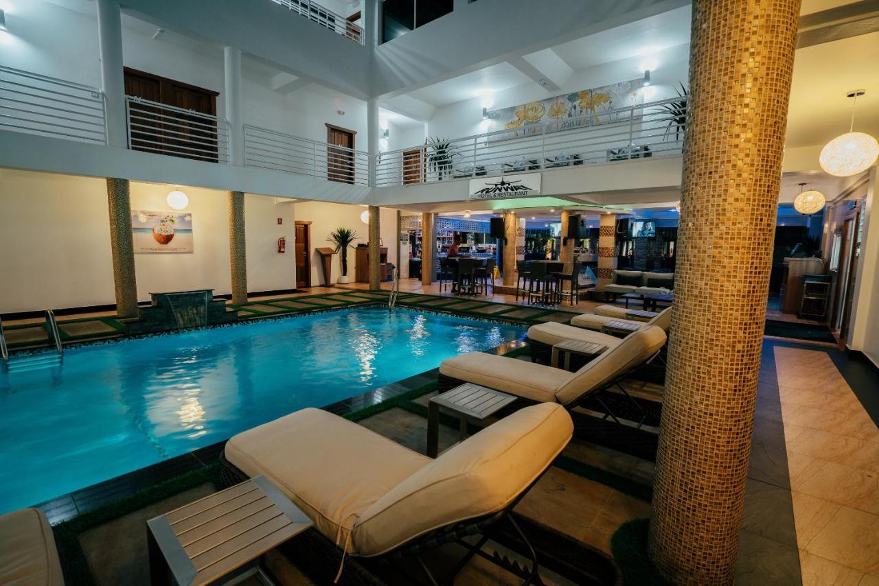 Runway Hotel Piarco ภายนอก รูปภาพ