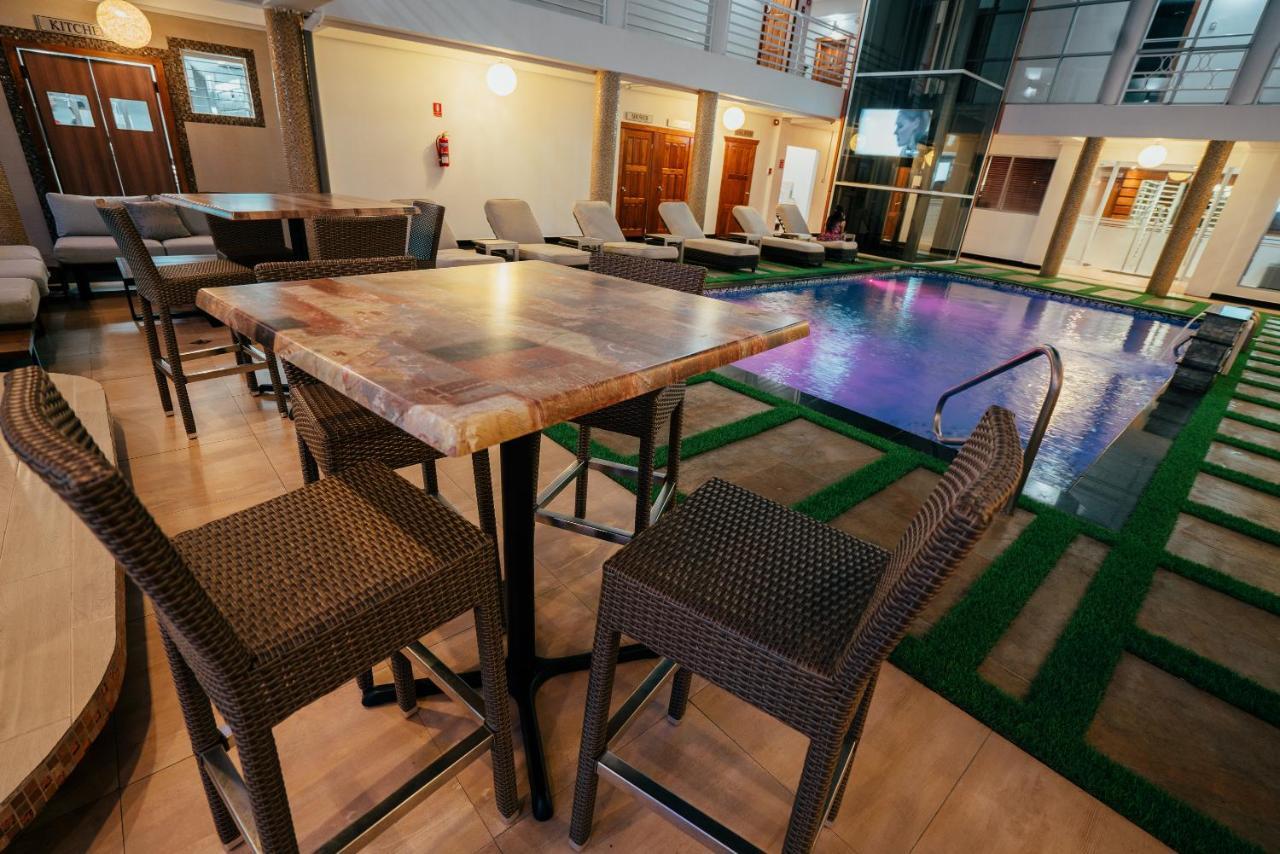 Runway Hotel Piarco ภายนอก รูปภาพ