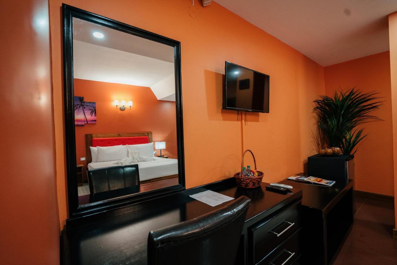 Runway Hotel Piarco ภายนอก รูปภาพ