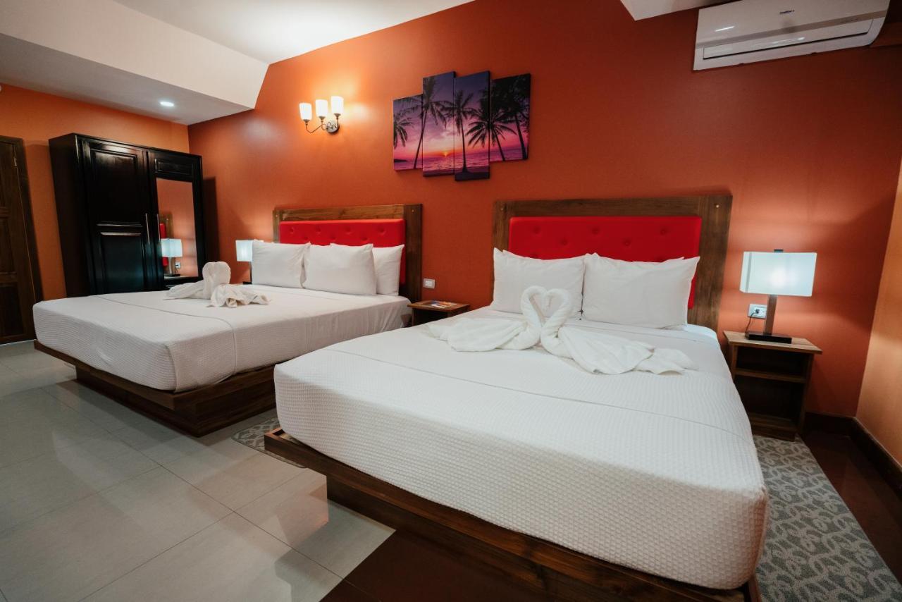 Runway Hotel Piarco ภายนอก รูปภาพ