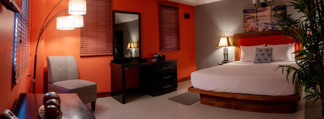 Runway Hotel Piarco ภายนอก รูปภาพ